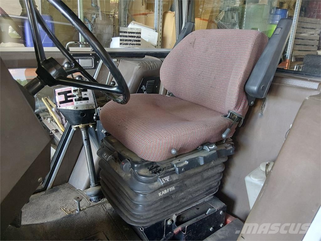 Massey Ferguson 2620 الجرارات