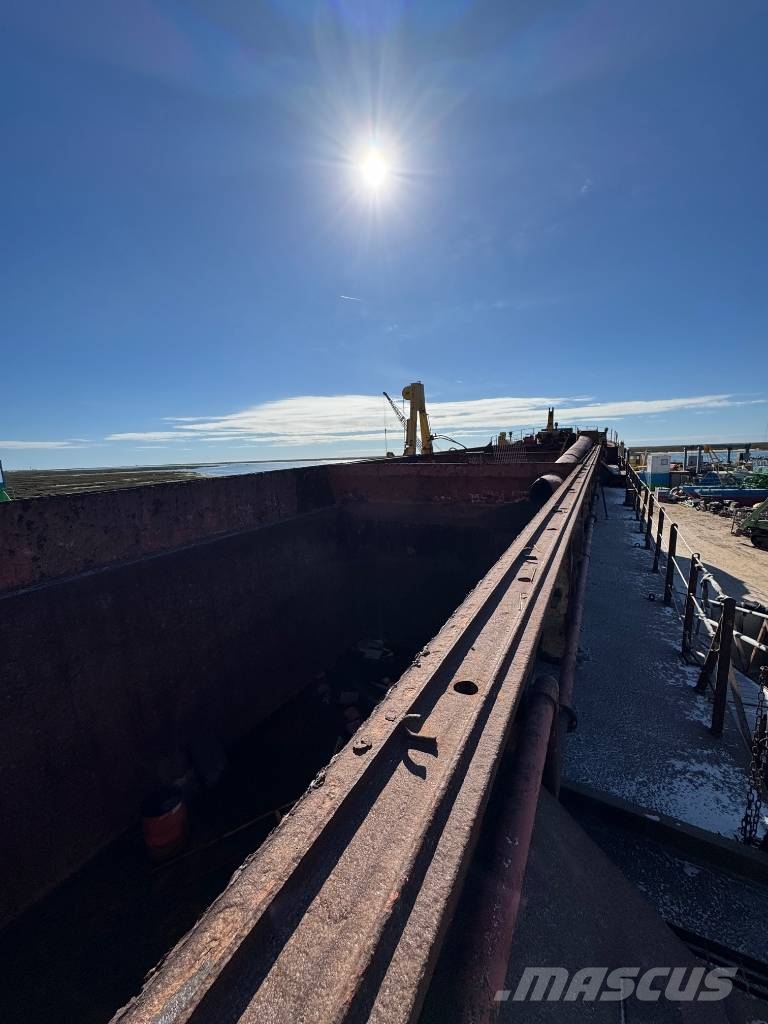 YORKSHIRE DRY DOCK CO LDA Trailing suction hopper Dredgers