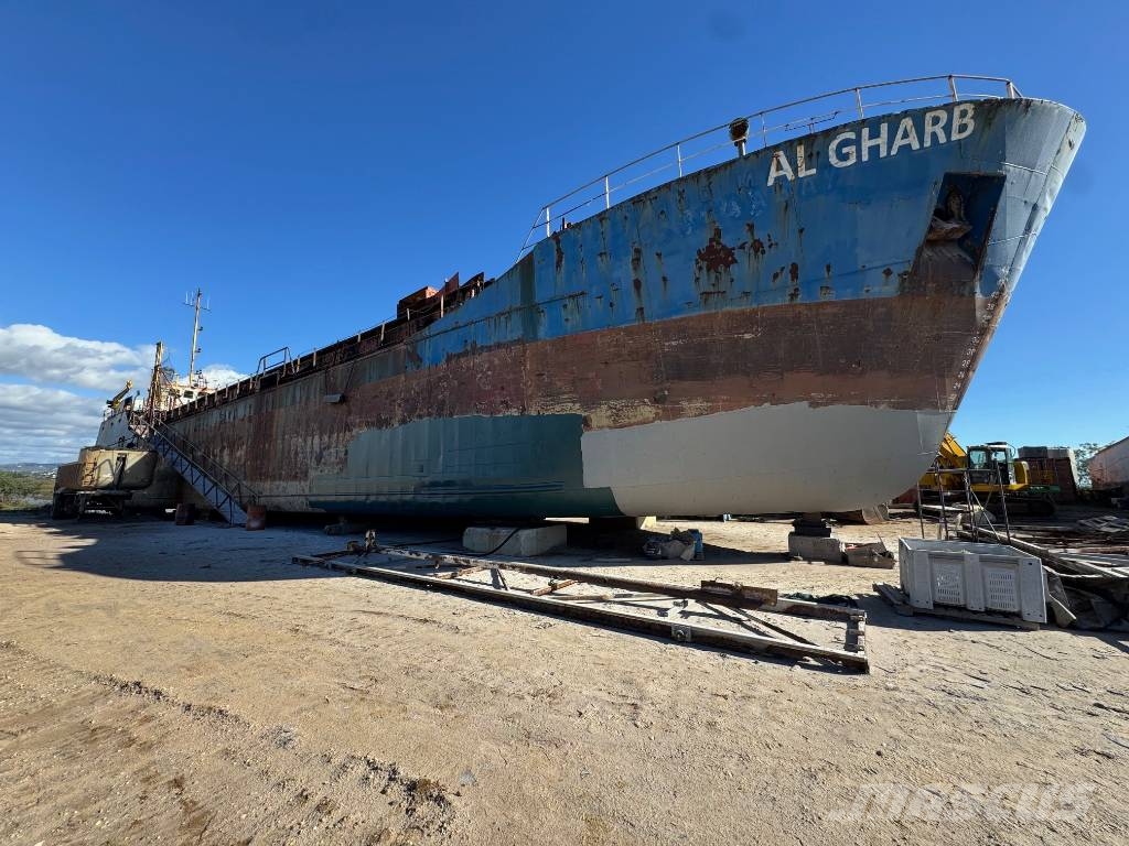 YORKSHIRE DRY DOCK CO LDA Trailing suction hopper Dredgers
