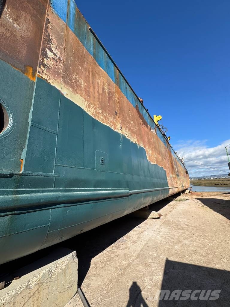 YORKSHIRE DRY DOCK CO LDA Trailing suction hopper Dredgers