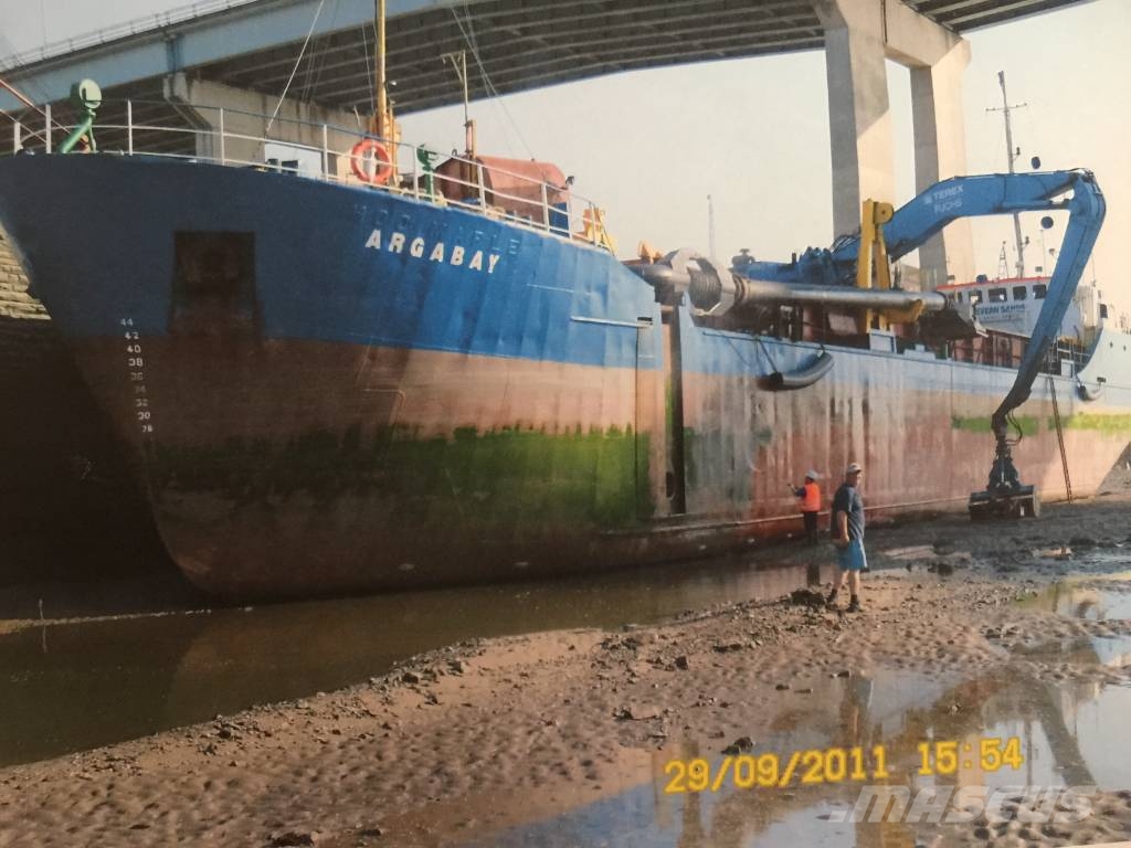 YORKSHIRE DRY DOCK CO LDA Trailing suction hopper Dredgers