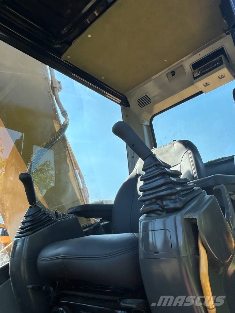 CAT 320 D Excavatoare pe șenile
