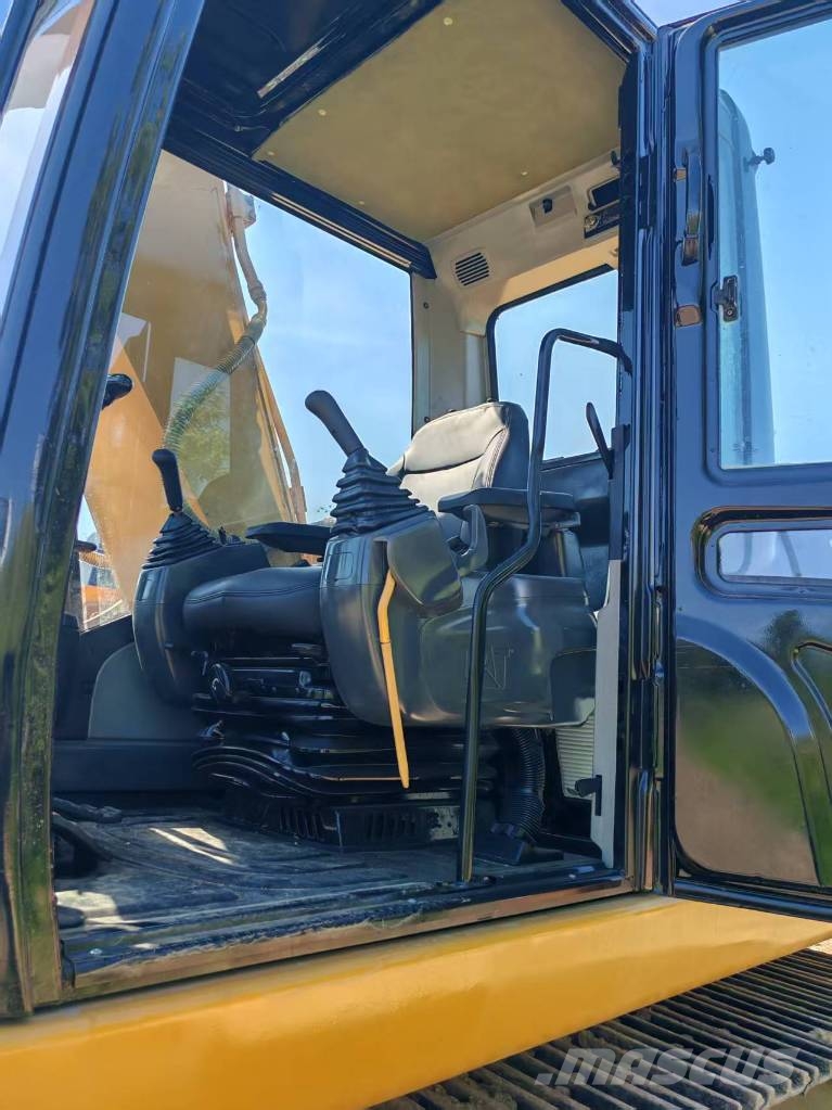 CAT 320 D Excavatoare pe șenile

