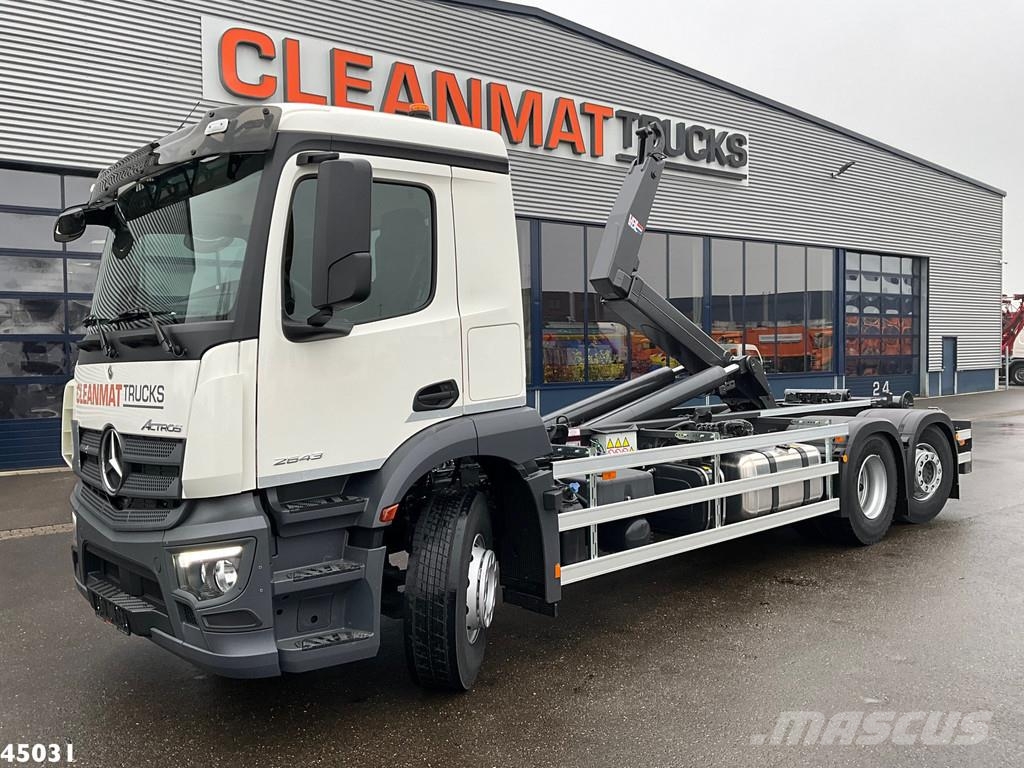 Mercedes-Benz Actros 2643 VDL 21 Ton haakarmsysteem Камиони с кран с кука
