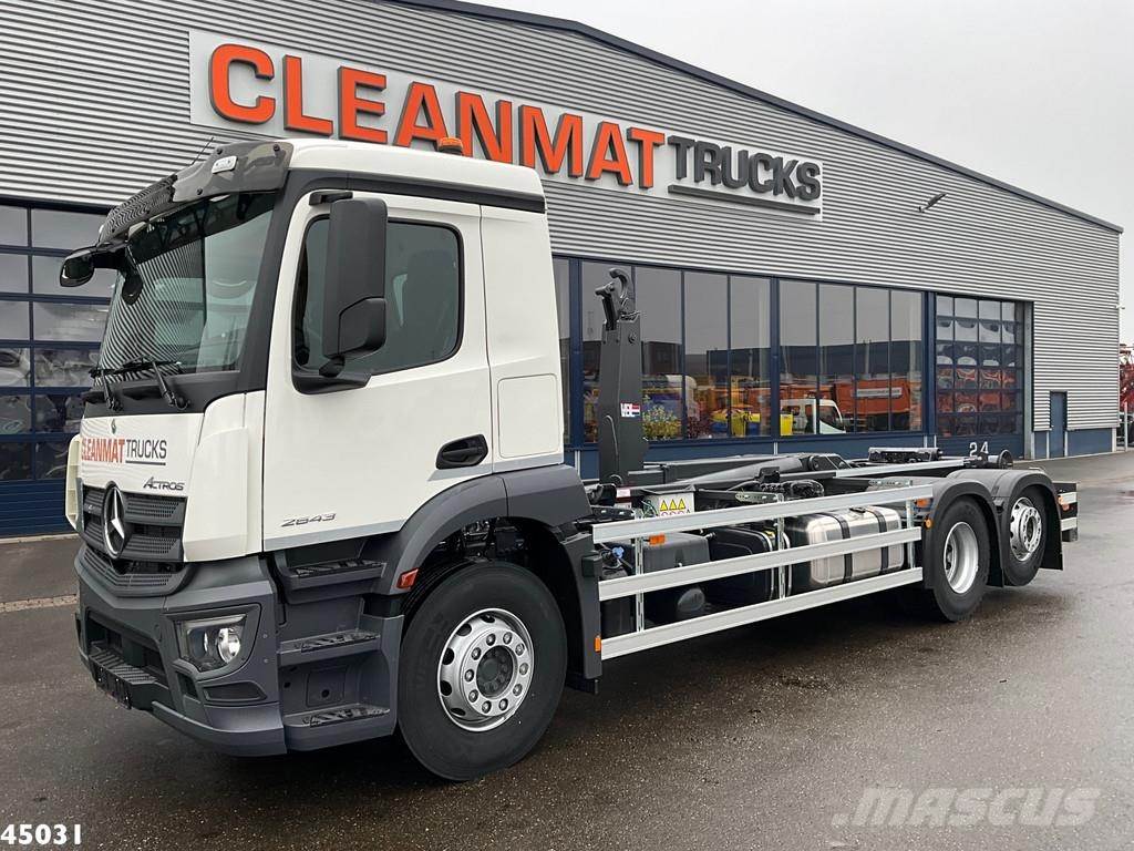 Mercedes-Benz Actros 2643 VDL 21 Ton haakarmsysteem Камиони с кран с кука