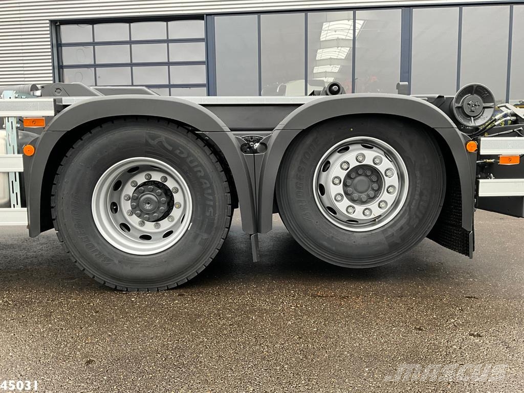 Mercedes-Benz Actros 2643 VDL 21 Ton haakarmsysteem Камиони с кран с кука