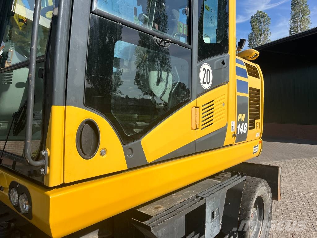 Komatsu PW 148-11 轮式挖掘机