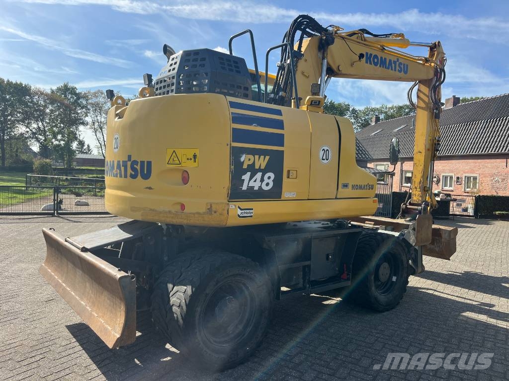 Komatsu PW 148-11 轮式挖掘机