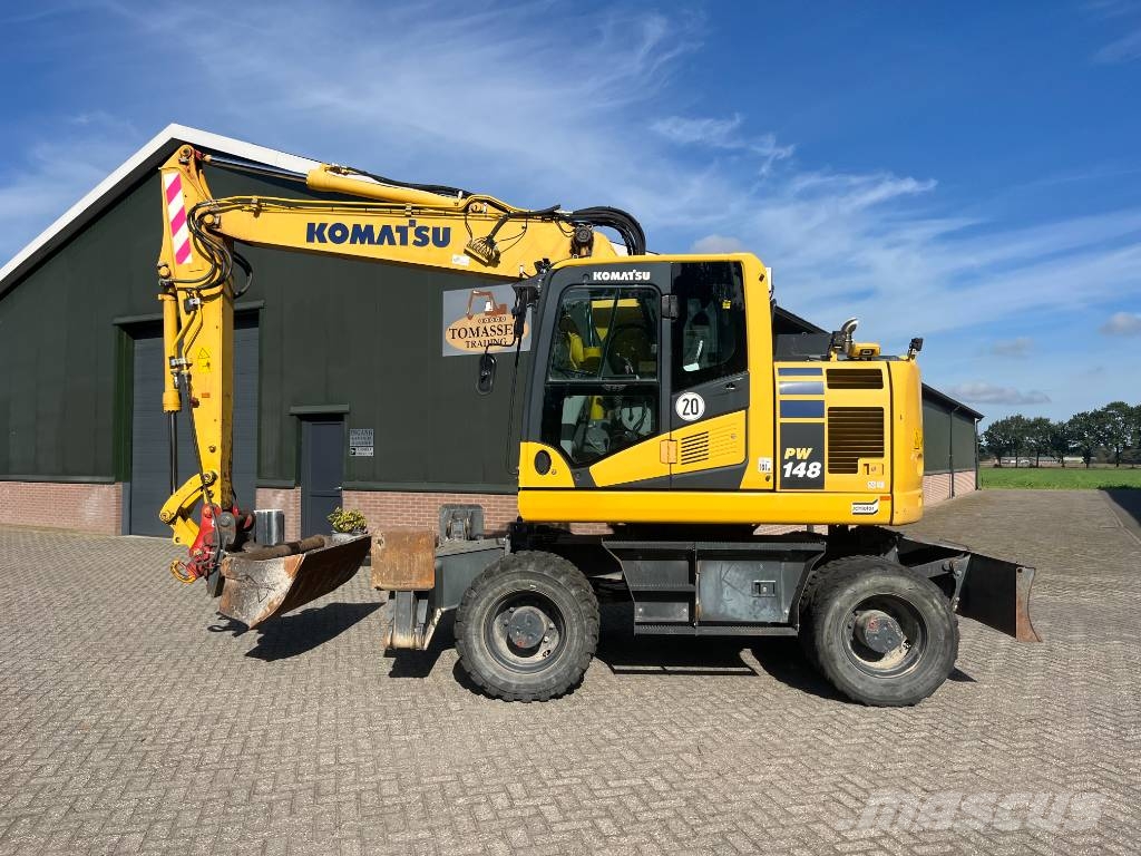 Komatsu PW 148-11 轮式挖掘机