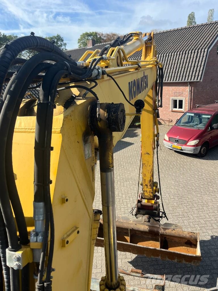Komatsu PW 148-11 轮式挖掘机