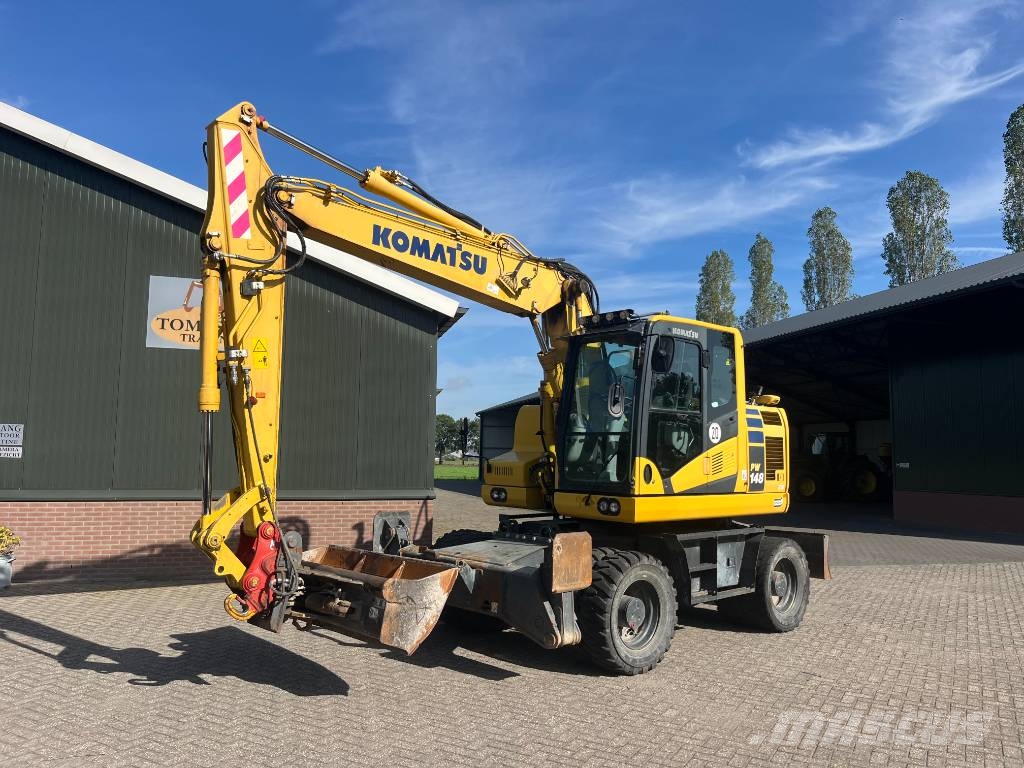 Komatsu PW 148-11 轮式挖掘机