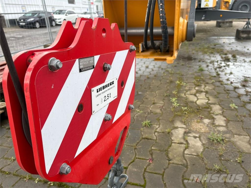 Liebherr L1-24 타워 크레인