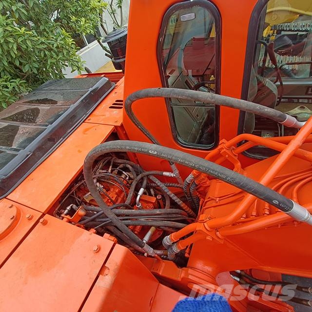Doosan 150 W-7 Колісні екскаватори