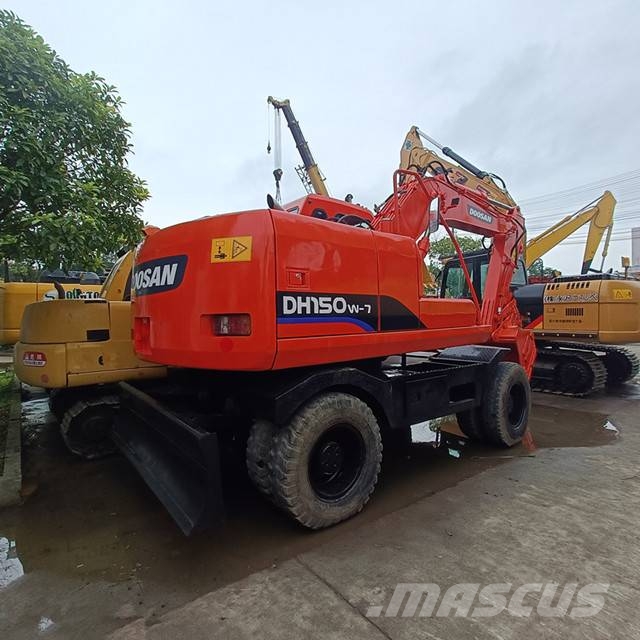 Doosan 150 W-7 Колісні екскаватори
