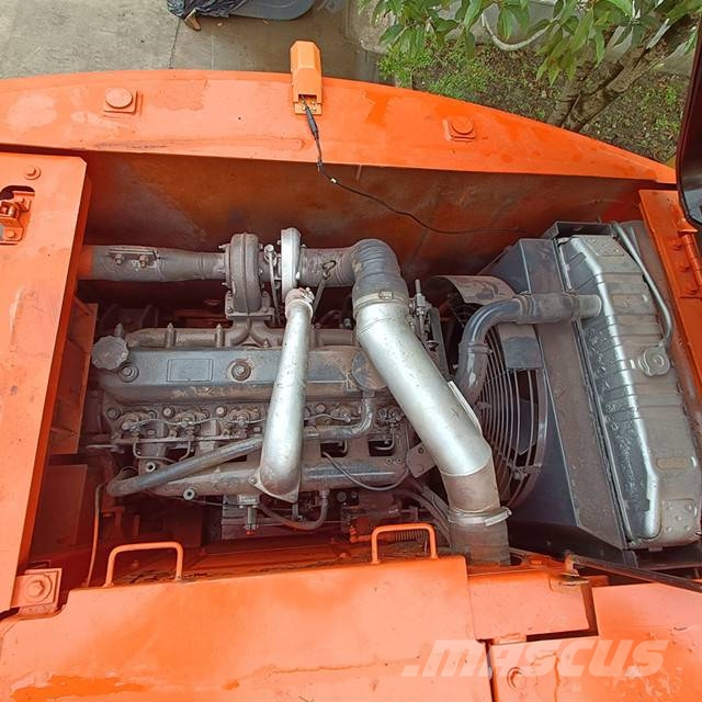 Doosan 150 W-7 Колісні екскаватори