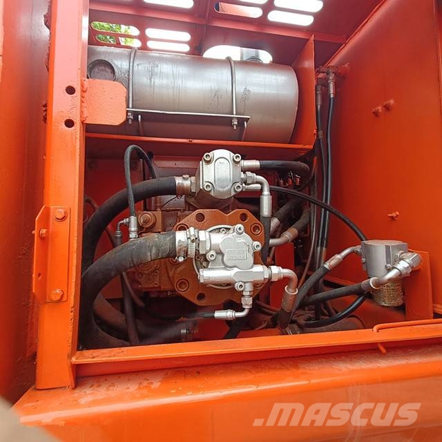 Doosan 150 W-7 Колісні екскаватори