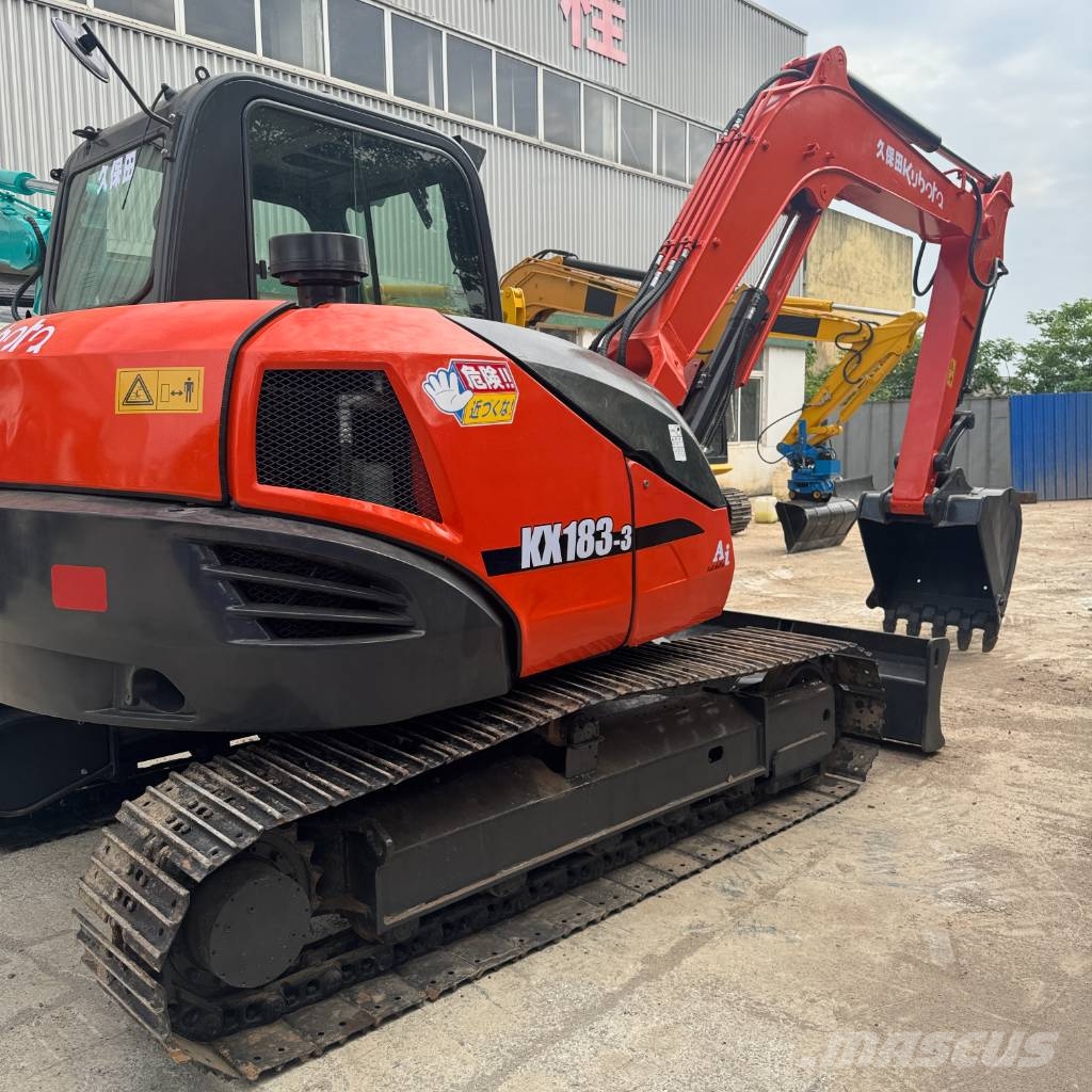 Kubota KX 183 中型挖掘机