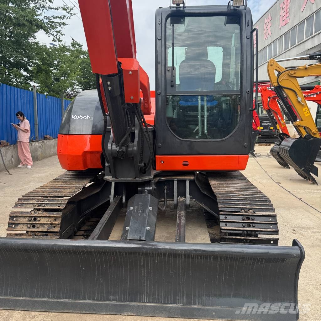Kubota KX 183 中型挖掘机
