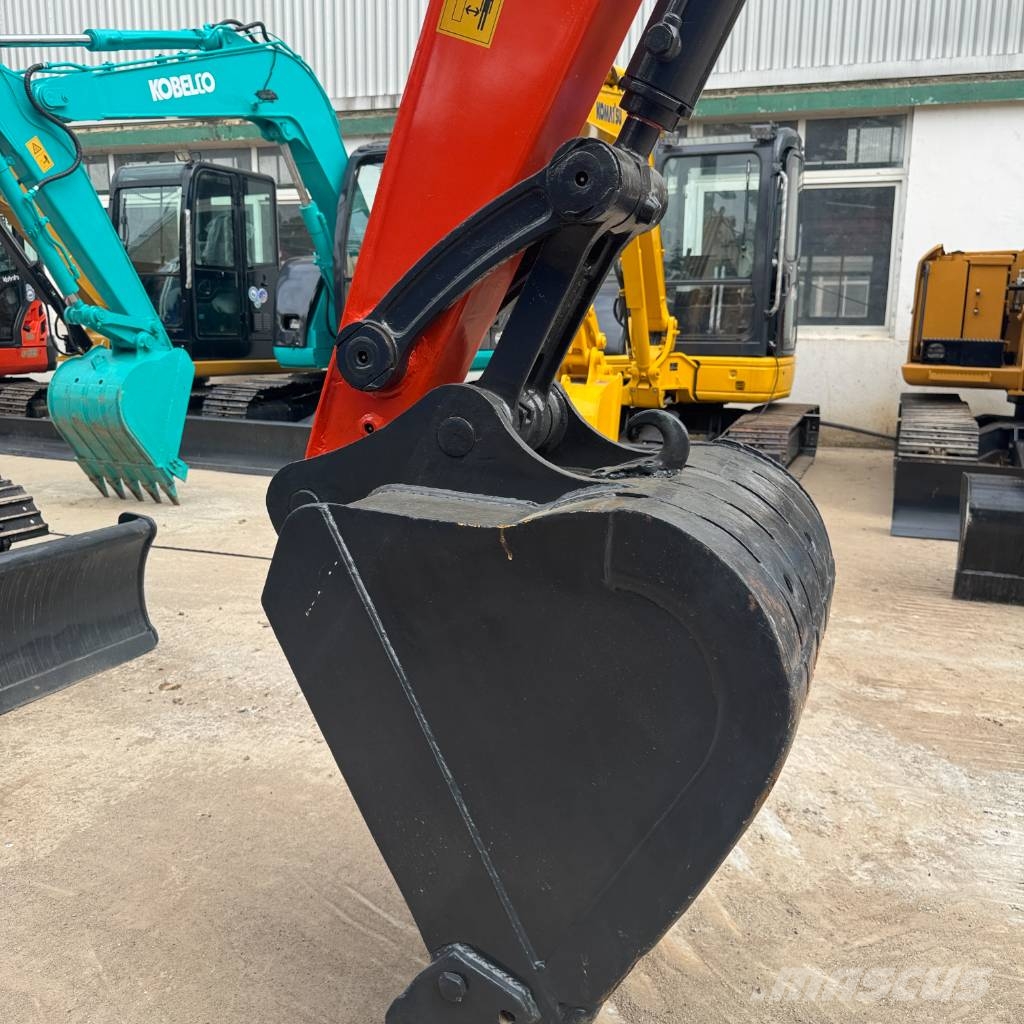 Kubota KX 183 中型挖掘机
