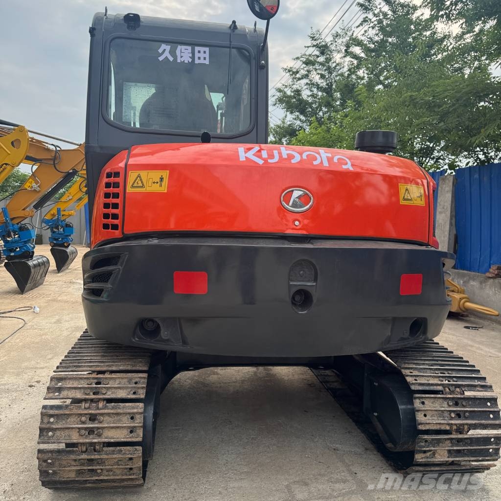 Kubota KX 183 中型挖掘机