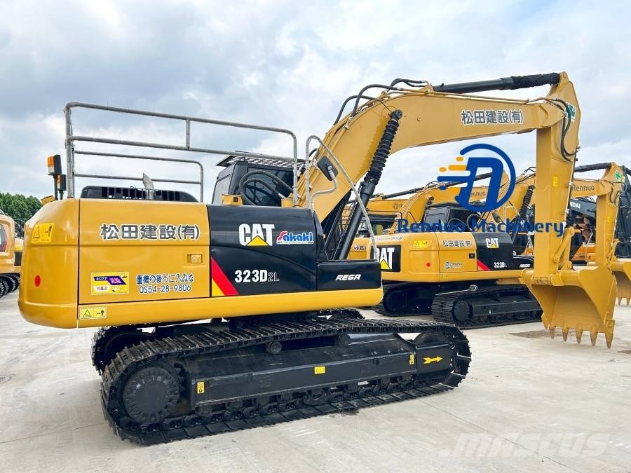 CAT 323 D2L Kāpurķēžu ekskavatori