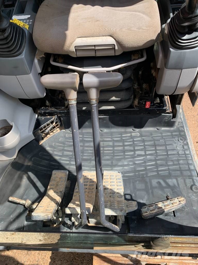 Hitachi ZX 225 US LC-6 Bageri gusjeničari