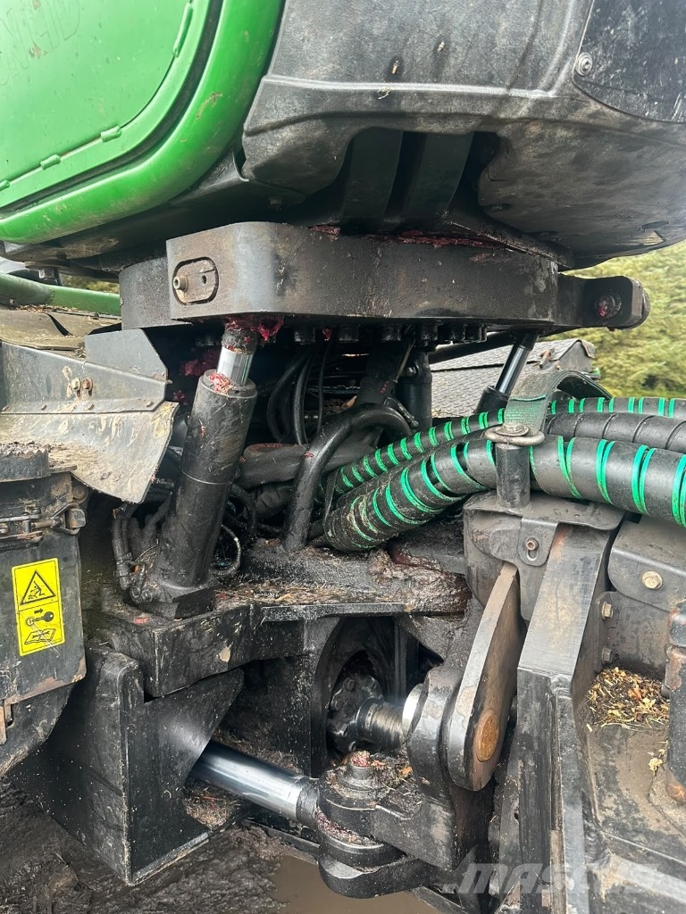 John Deere 1270 G Harvesters