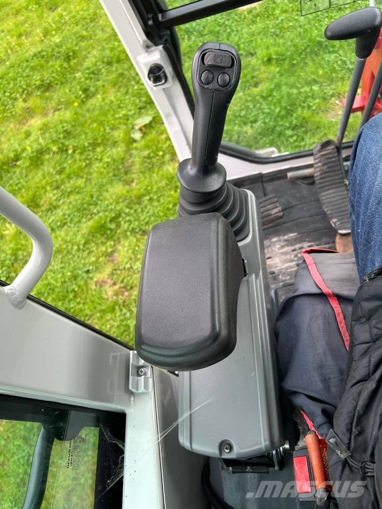 Takeuchi TB 230 Miniescavatori
