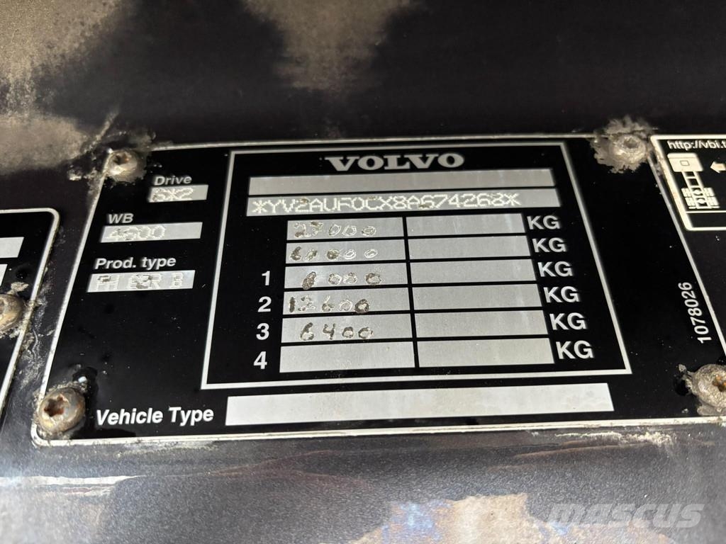 Volvo FH 16 580 6x2 FOR SALE AS CHASSIS / RETARDER / CHA Fülkés alváz