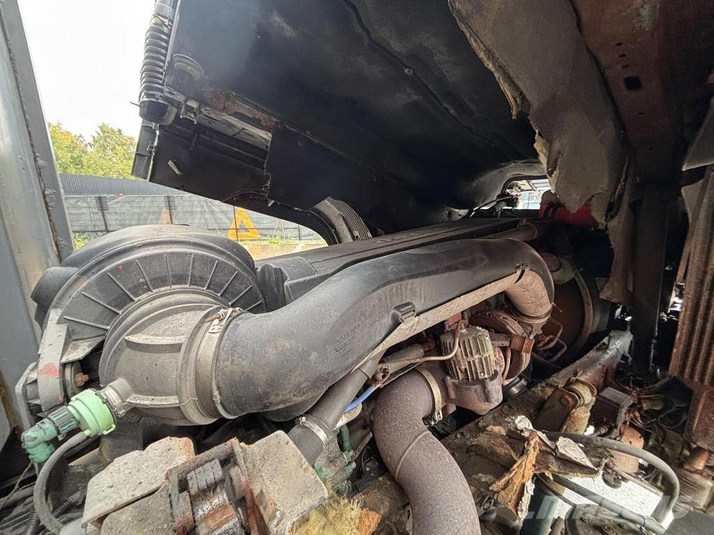 Volvo FH 16 580 6x2 FOR SALE AS CHASSIS / RETARDER / CHA Fülkés alváz