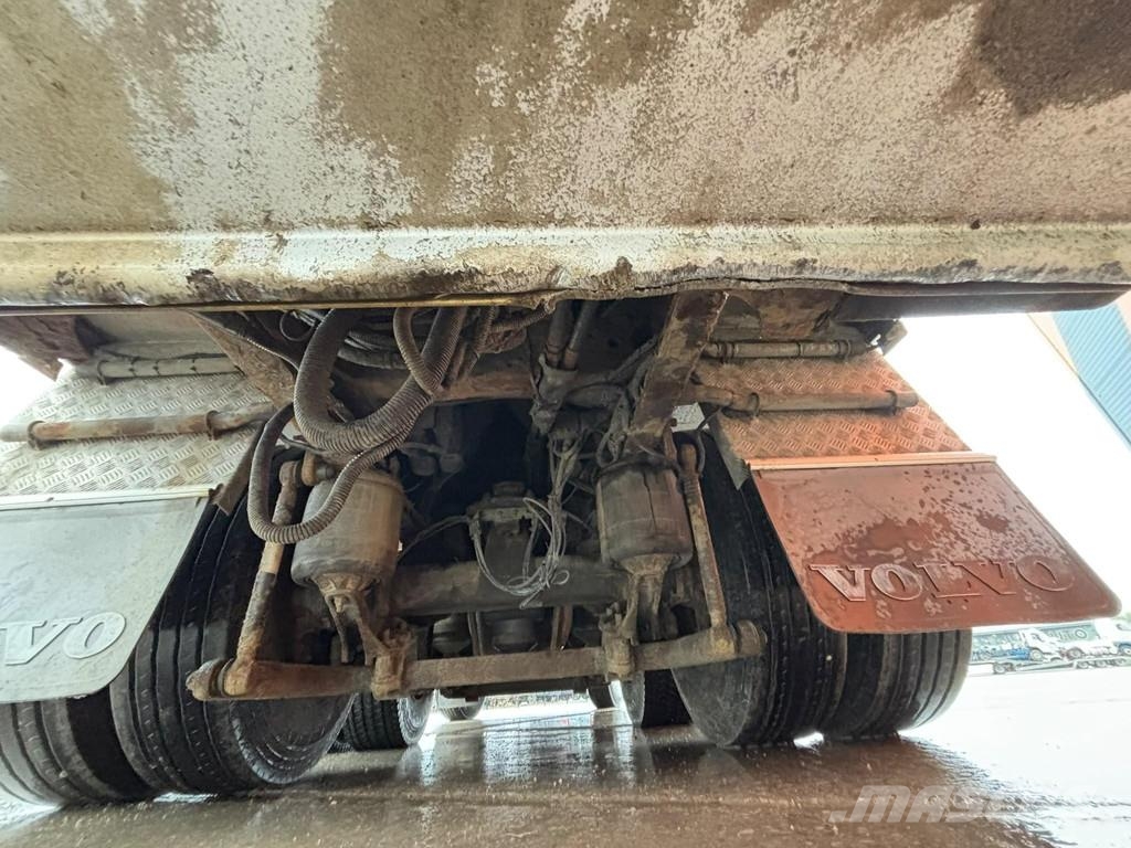 Volvo FH 16 580 6x2 FOR SALE AS CHASSIS / RETARDER / CHA Fülkés alváz
