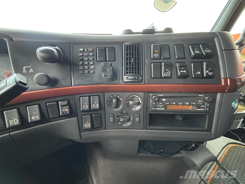 Volvo FH 16 580 6x2 FOR SALE AS CHASSIS / RETARDER / CHA Fülkés alváz