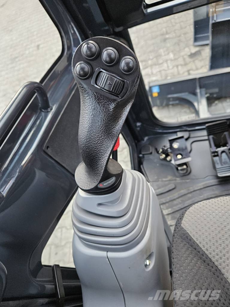 Hitachi ZX 33 U-6 Miniescavadeiras < 7t (Mini escavadeiras)