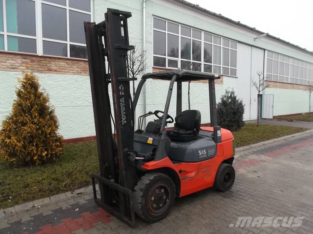 Toyota 7FGF30 /02/ -V2052 LPG heftrucks