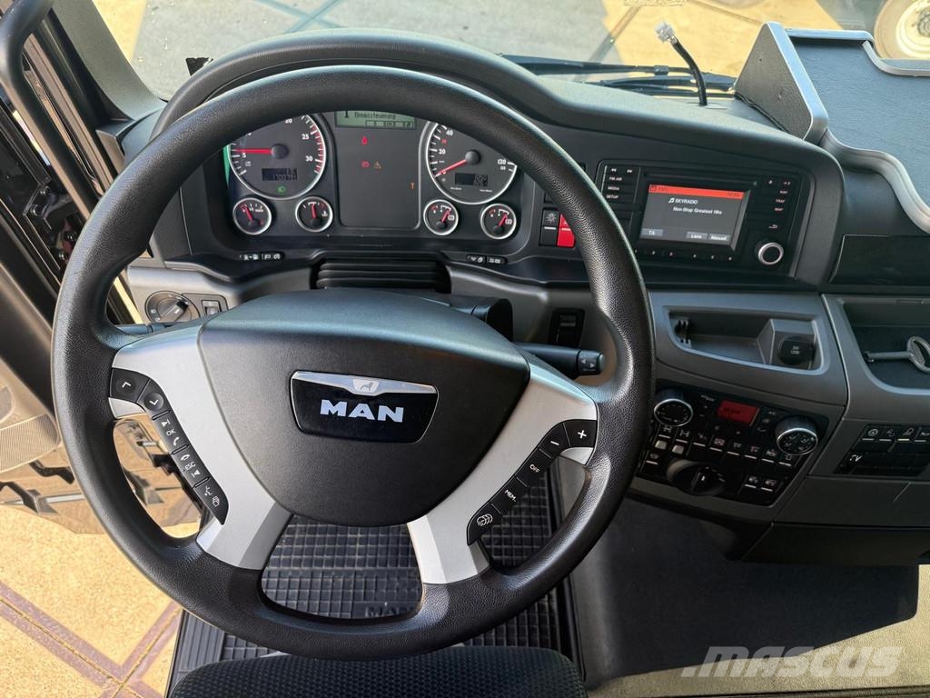 MAN TGX 41.560 8x4/4 BBS Trekkers