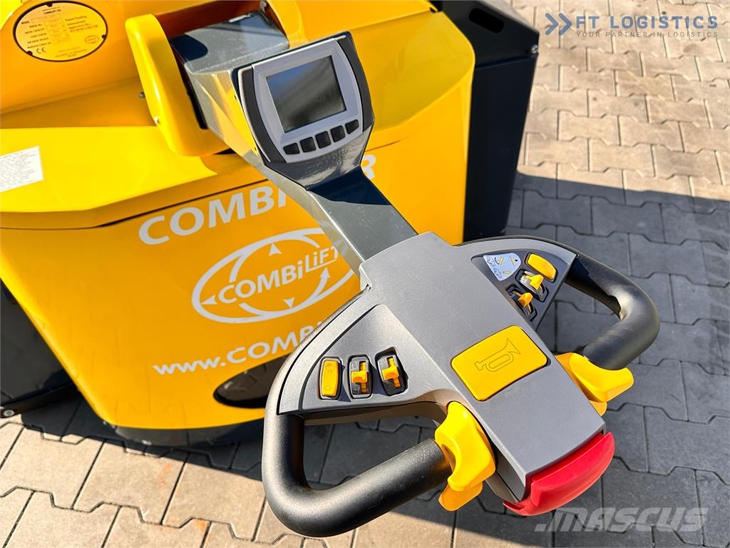 Combilift WR-4 / DUPLEX / 4.5M / 2017 / ONLY 30 HOURS / LIKE Nelitietrukit