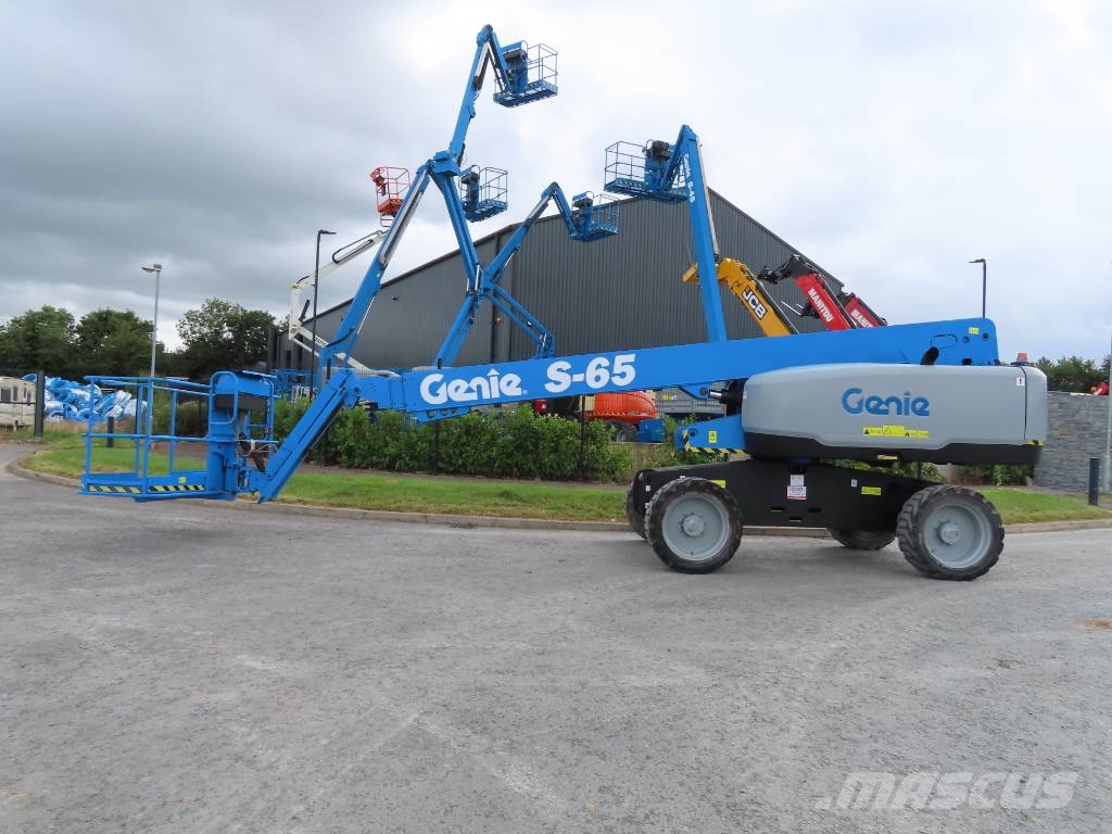 Genie S 65 견인식 전동이동 리프트