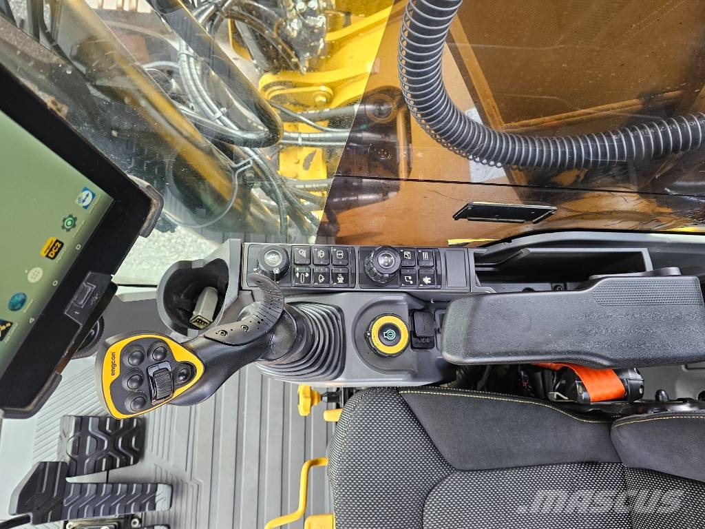 CAT 320 NG Rupsgraafmachines