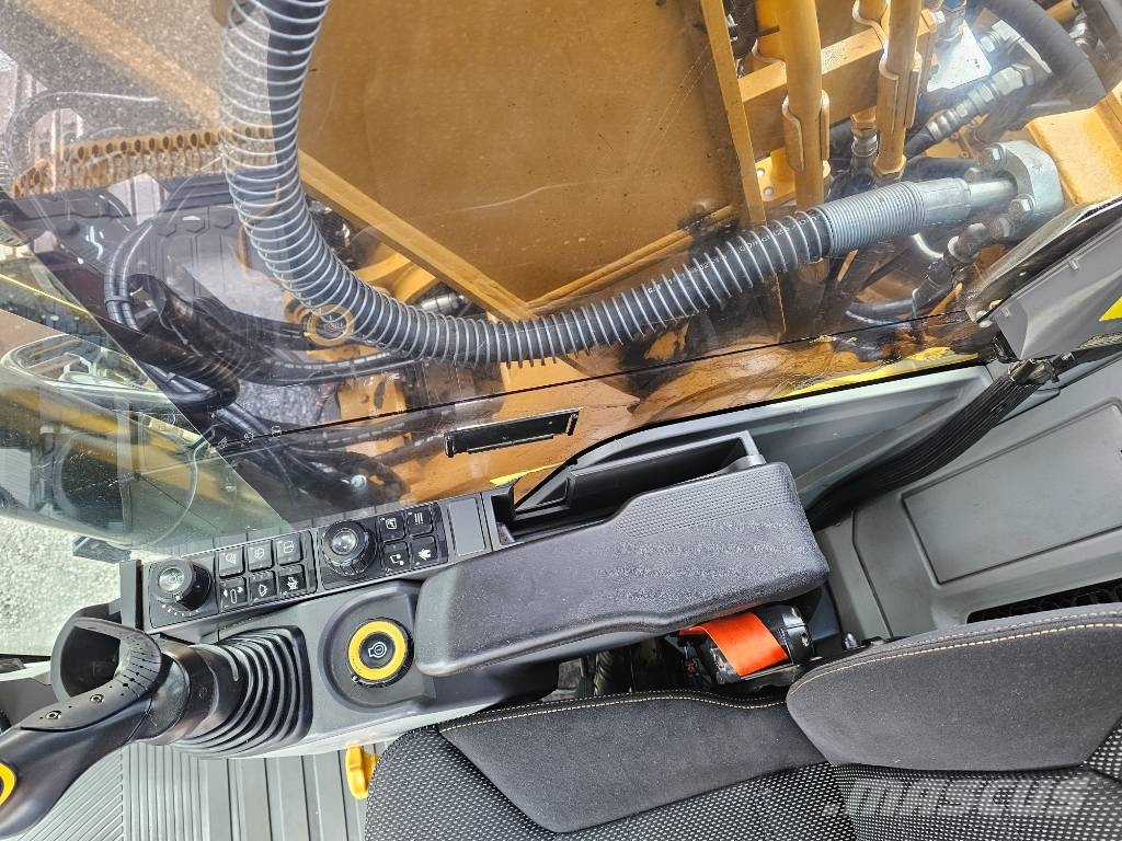CAT 320 NG Rupsgraafmachines