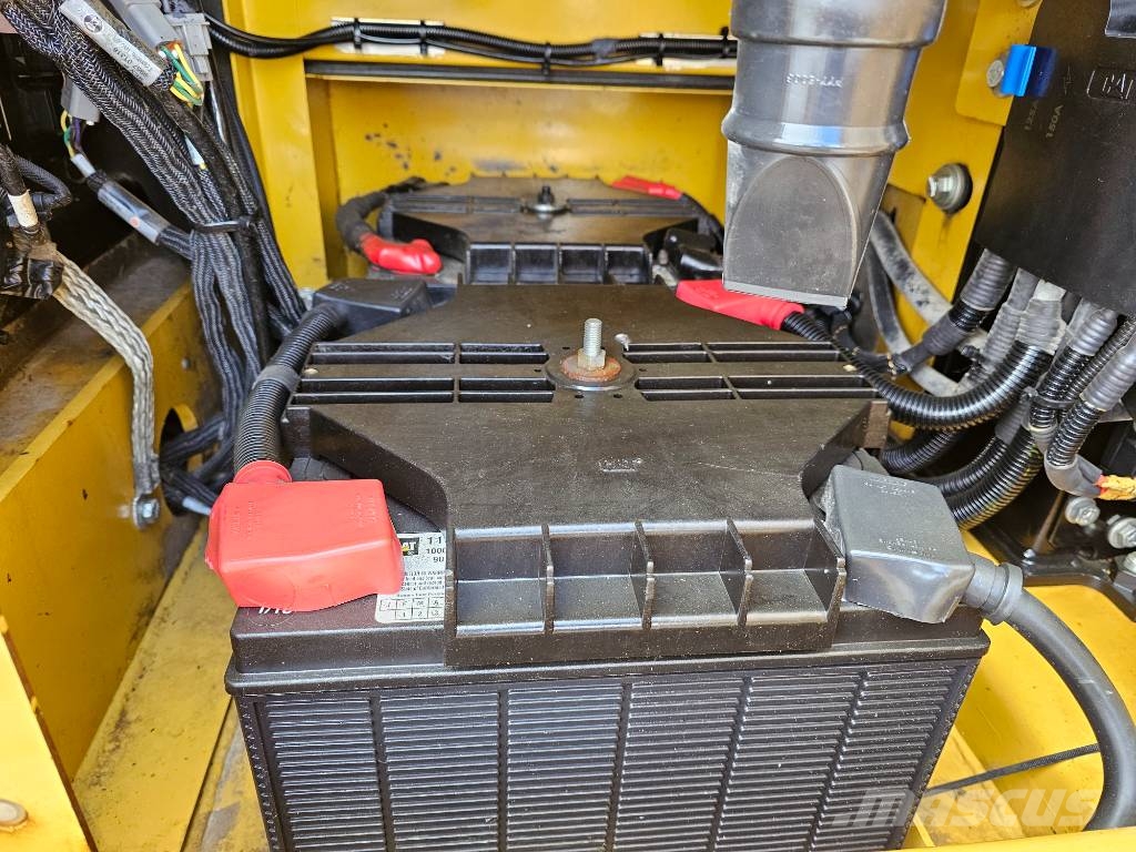 CAT 320 NG Rupsgraafmachines