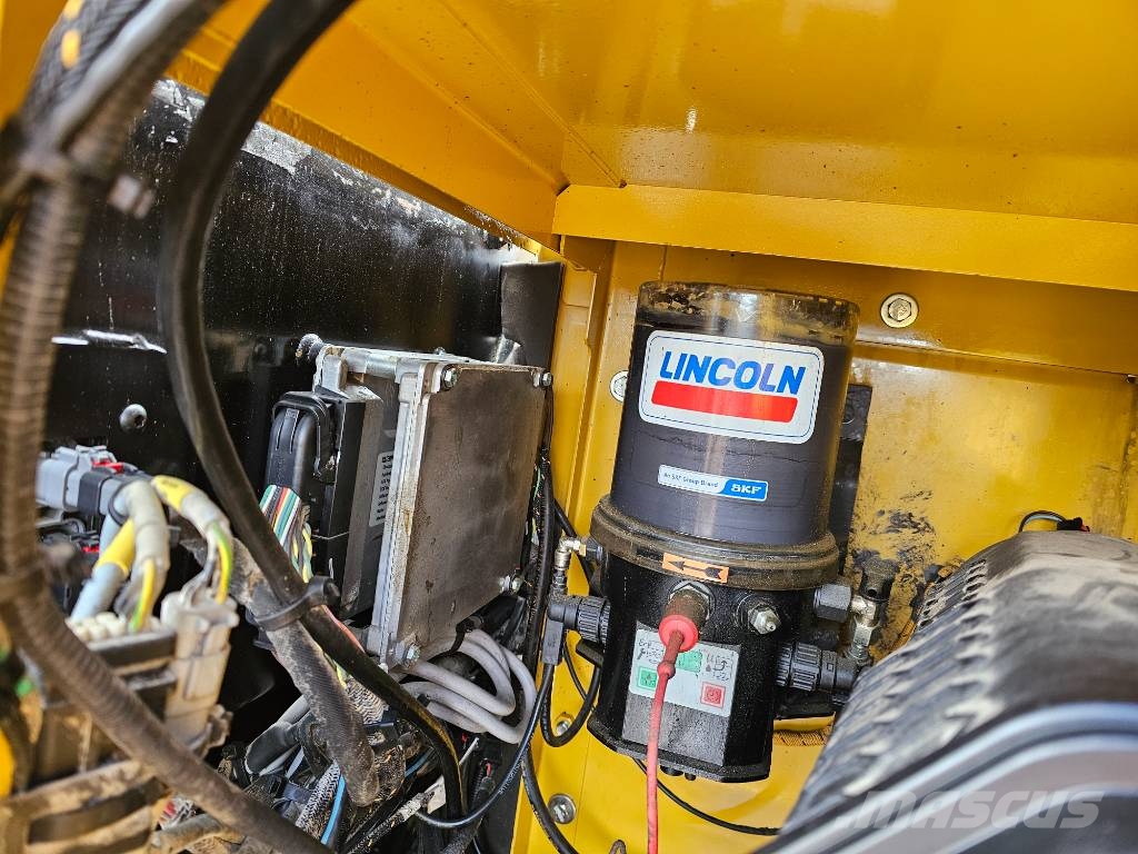 CAT 320 NG Rupsgraafmachines