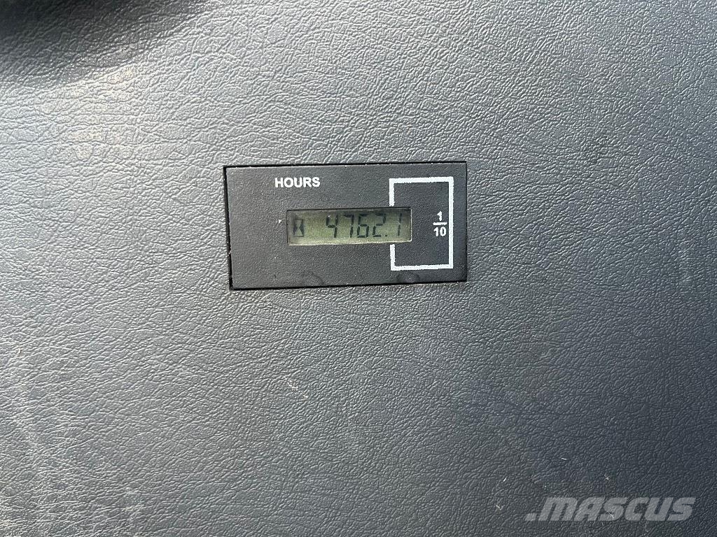 Hyundai HX 130 / Kallistaja, Metsävarusteltu, Uudet ketjut Bageri guseničari