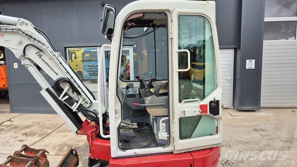 Takeuchi TB138FR - POWERTILT - 3X BUCKETS - 2012 YEAR Мини екскаватори < 7 т