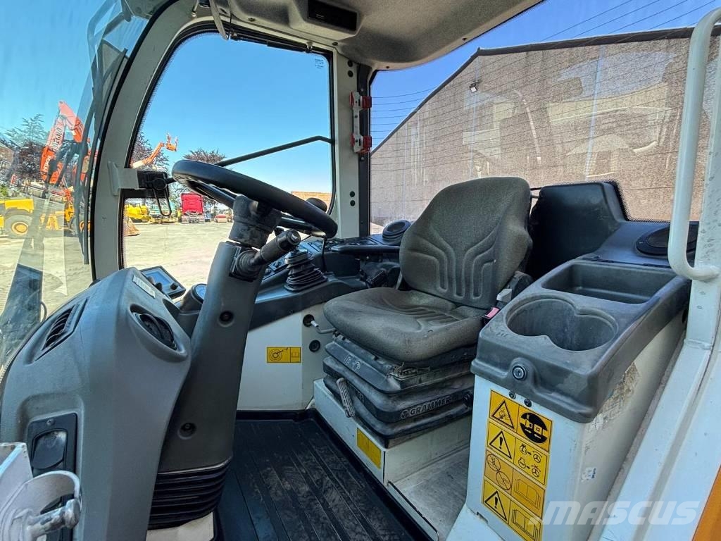 Liebherr L 506 Pyöräkuormaajat