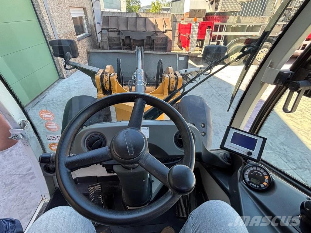 Liebherr L 506 Pyöräkuormaajat