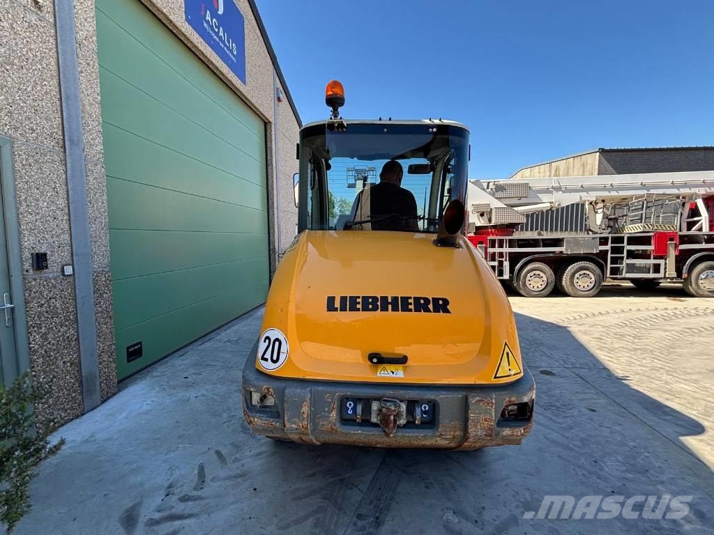Liebherr L 506 Pyöräkuormaajat