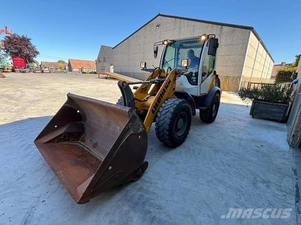 Liebherr L 506 Pyöräkuormaajat
