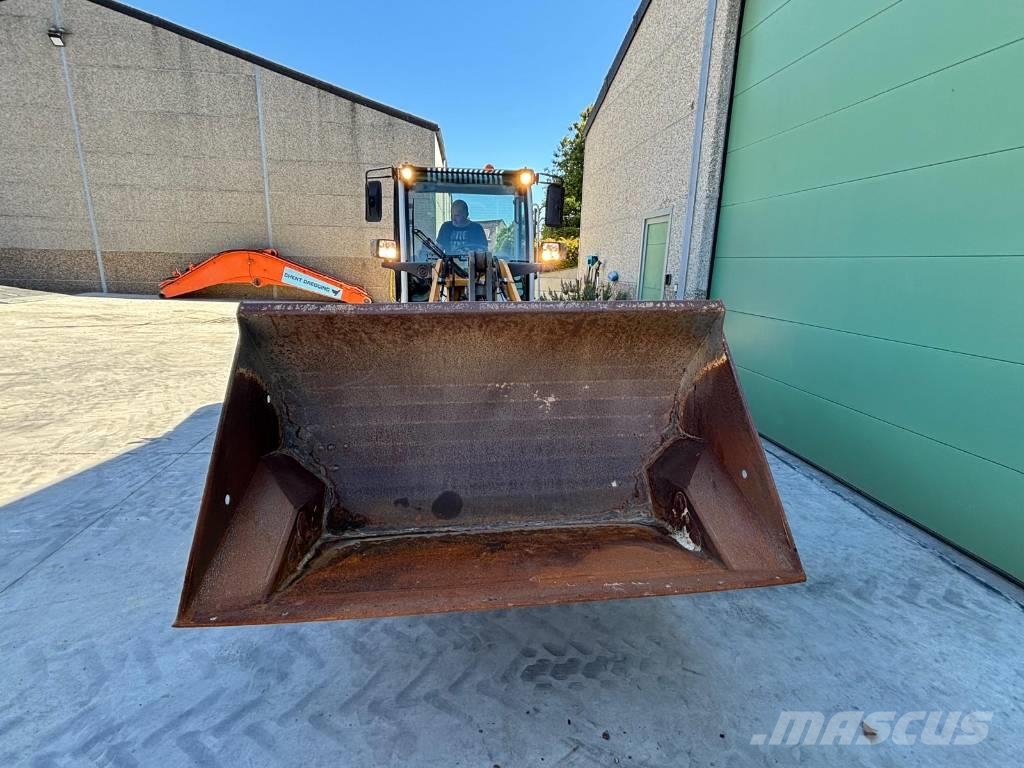 Liebherr L 506 Pyöräkuormaajat