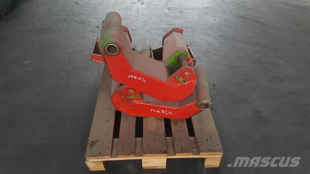 Merlo P 35 - Outrigger/Pratzen/Stempelpoot Alusta ja jousitus