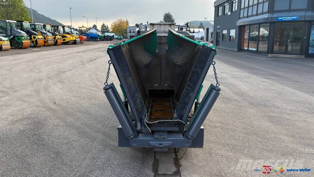 Vögele SUPER 800 / AB200TV Asfalta klājēji